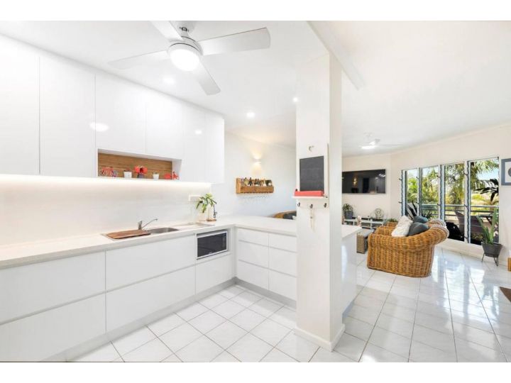 The Lookout Sanctuary in Nightcliff with Balcony Apartment, Nightcliff - imaginea 19