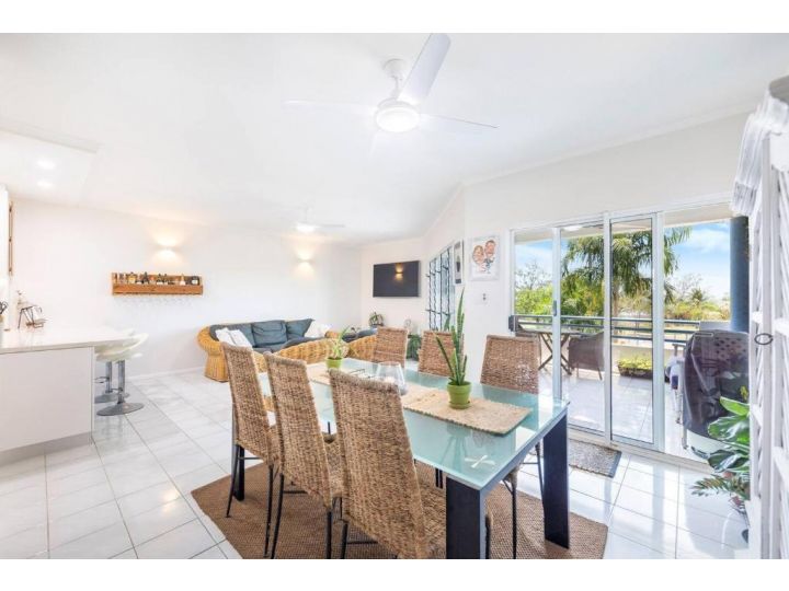 The Lookout Sanctuary in Nightcliff with Balcony Apartment, Nightcliff - imaginea 11