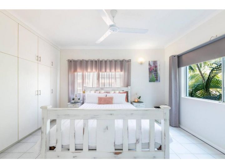 The Lookout Sanctuary in Nightcliff with Balcony Apartment, Nightcliff - imaginea 3