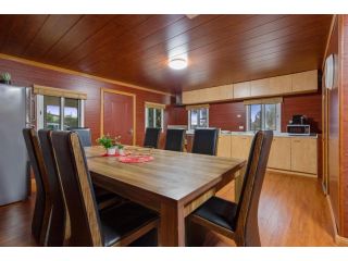 The Meyers Place - Modern Cabin near Murray River, Family and Pet Friendly Guest house, Victoria - 1