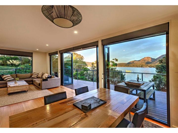 The Moorings Guest house, Coles Bay - imaginea 1