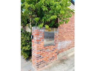 The Morrison Stables Apartment, Geelong - 4
