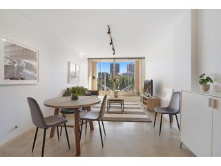 The most convenient location in town Apartment, Sydney - 2