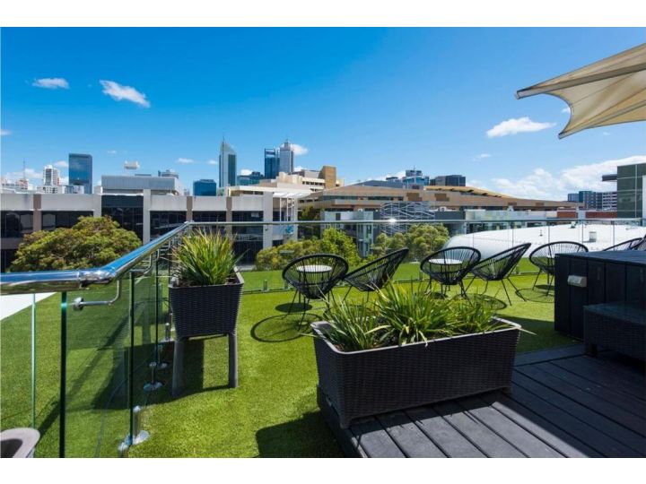 Elegant Studio with Fantastic Rooftop Views Guest house, Perth - imaginea 15