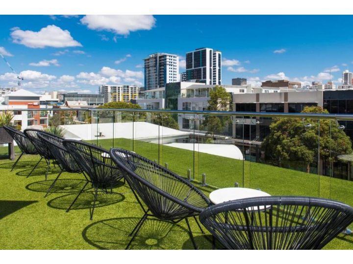 Elegant Studio with Fantastic Rooftop Views Guest house, Perth - imaginea 14