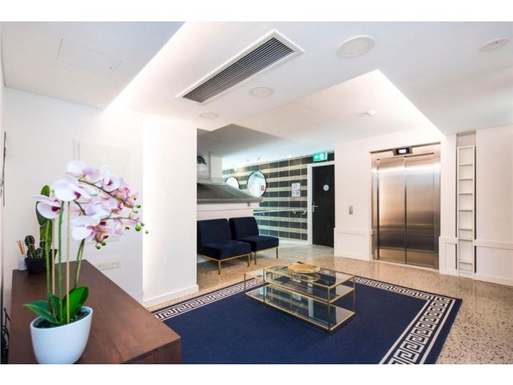 Elegant Studio with Fantastic Rooftop Views Guest house, Perth - imaginea 9