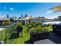 Elegant Studio with Fantastic Rooftop Views Guest house, Perth - thumb 15
