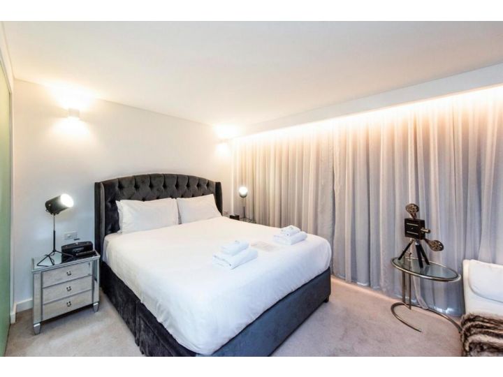 Hollywood Style Room With Fantastic Roof Terrace Guest house, Perth - imaginea 2