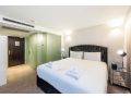 Hollywood Style Room With Fantastic Roof Terrace Guest house, Perth - thumb 1