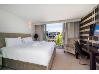 Elegant 1 Bedroom Studio in the City Guest house, Perth - 2