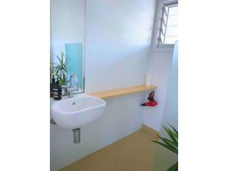 THE OASIS - Luxury Across The Road From The Beach Guest house, New South Wales - 5