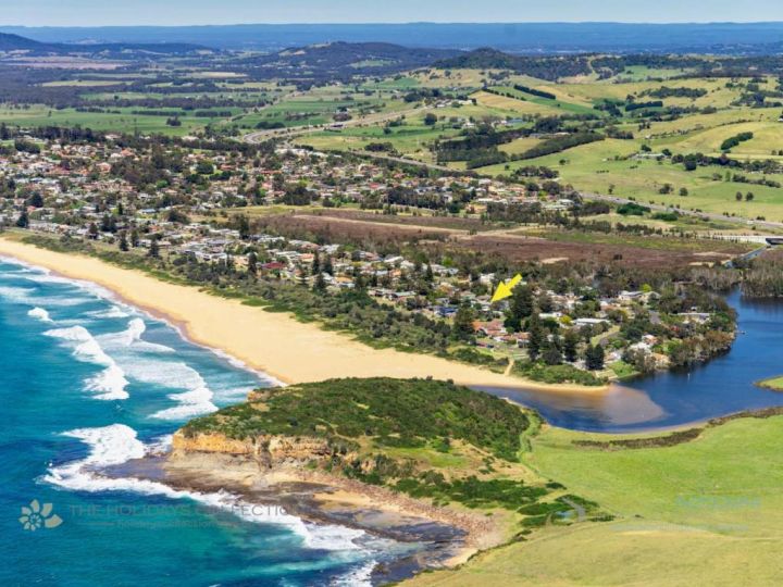 THE OASIS Werri Beach 4pm Check Out Sundays Guest house, Gerringong - imaginea 1