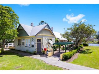 The Old Bank Gladstone Licensed Restaurant & Boutique Accommodation Bed and breakfast, Hat Head - 2