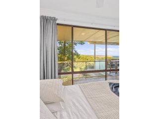 The Oleander ~ Charm & Comfort + Rare View â€¢ C21 Guest house, Maslin Beach - 3
