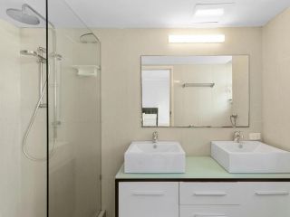 Surfside Apartment, Gold Coast - 1