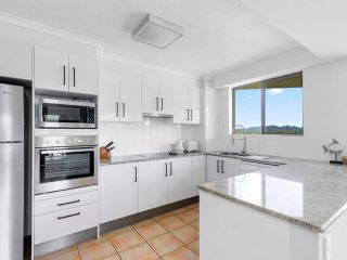 Surfside Apartment, Gold Coast - 4