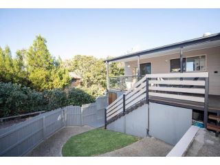 The Pandanus House - Beach styled home - sleeps up to 7 - close to beach Guest house, Point Lookout - 1