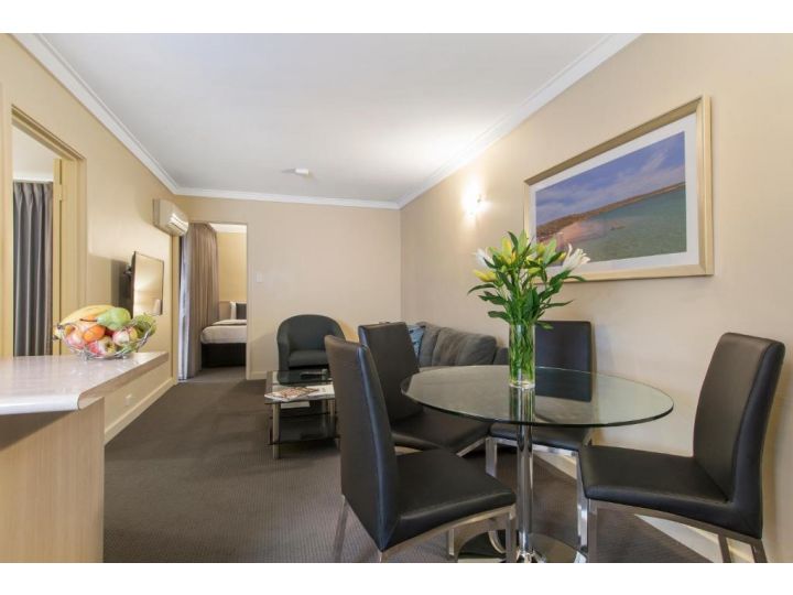 The Peninsula Riverside Serviced Apartments Aparthotel, Perth - imaginea 11