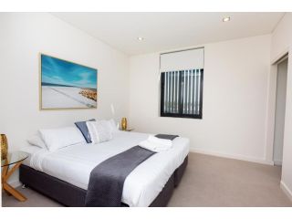 4 Bedroom Luxury City Penthouse Apartment Apartment, Wagga Wagga - 3