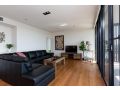 4 Bedroom Luxury City Penthouse Apartment Apartment, Wagga Wagga - thumb 8
