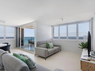 The Penthouses Absolute Beachfront Apartment Apartment, Gold Coast - 5