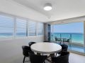 The Penthouses Absolute Beachfront Apartment Apartment, Gold Coast - thumb 8
