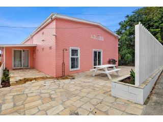 The Pink Lodge Guest house, Lorne - 3