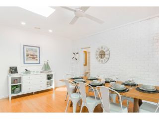 The Pool House Guest house, Rosebud - 1