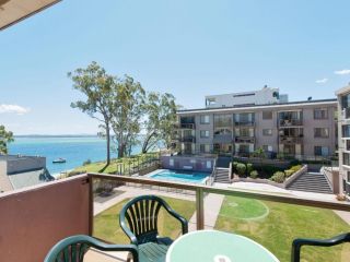 The Poplars, Unit 31/34 Magnus Street Apartment, Nelson Bay - 2