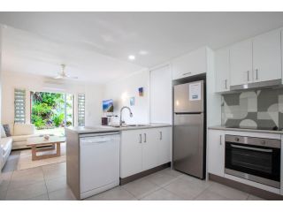 The Queenslander Fullmoon Apartment, Port Douglas - 3