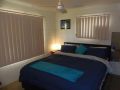 The Red Piranha - Rainbow Beach, Close to everything, air con and pet friendly Guest house, Rainbow Beach - thumb 14