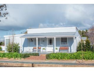 The Rested Guest 3 Bedroom Cottage West Wyalong Guest house, West Wyalong - 2