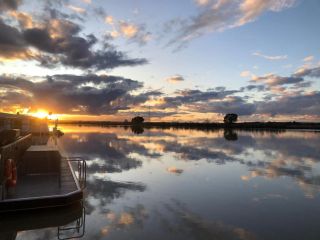 Indiana Houseboat - The River House Boat, South Australia - 1