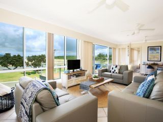 The Rotunda @ Gerroa - Pet Friendly Beachfront Guest house, Gerroa - 1