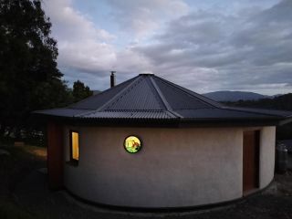 The Roundhouses Guest house, Tasmania - 3