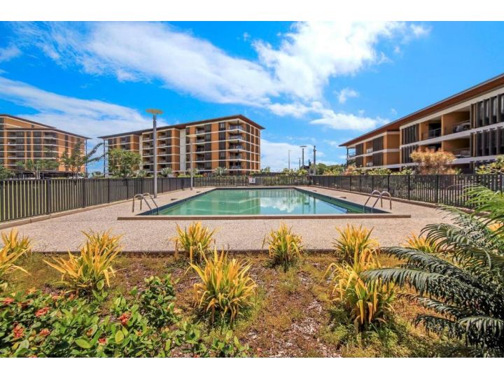 A Vibrant Pool Retreat at &#x27;The Salty Lagoon&#x27; Apartment, Australia - imaginea 6