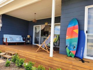 The Sands Normanville- Entire Beach House - sleeps 8 Guest house, Normanville - 1