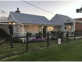 The Seaside Cottage - Fully equipped home on the foreshore Guest house, Victoria - 2