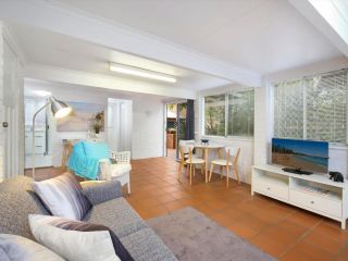 Comfy Studio with Idyllic Yard in Great Location Guest house, Terrigal - 2