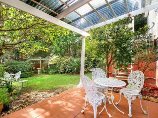 Comfy Studio with Idyllic Yard in Great Location Guest house, Terrigal - 4