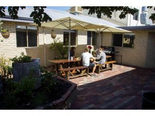 The Shiralee Hostel, Perth - 1