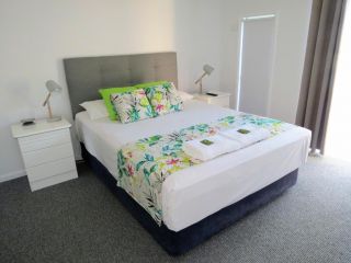 The Shores Holiday Apartments Apartment, Mackay - 1