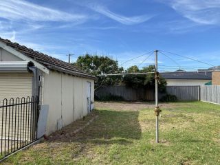 The Staff House Guest house, Lakes Entrance - 1