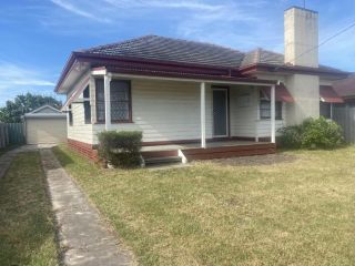 The Staff House Guest house, Lakes Entrance - 2