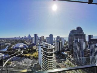 2 Bedroom Luxurious Apartment in Broadbeach Gold Coast next to Pacific Fair with breathtaking Ocean View - GC48 Apartment, Gold Coast - 1