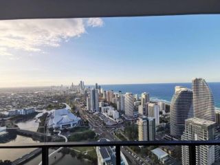 2 Bedroom Luxurious Apartment in Broadbeach Gold Coast next to Pacific Fair with breathtaking Ocean View - GC48 Apartment, Gold Coast - 3