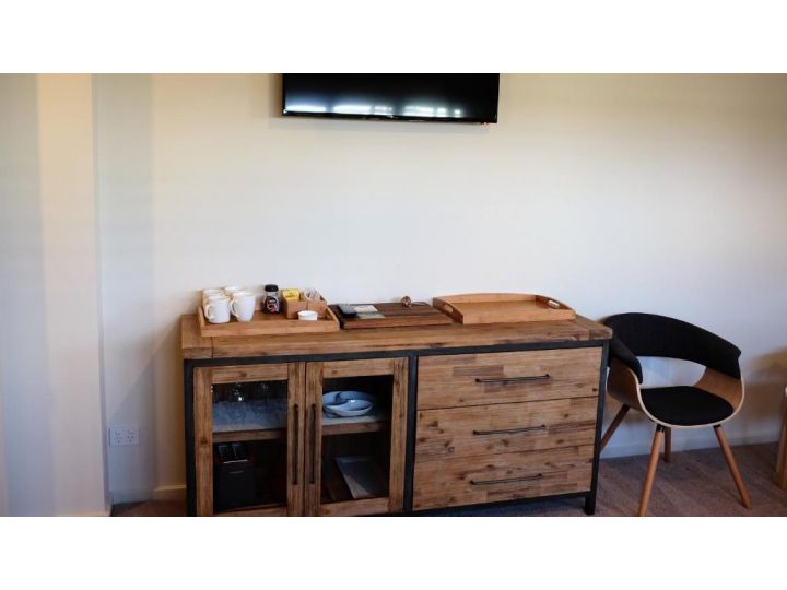 THE TIN SHED Couples accommodation at Bay of Fires Apartment, Binalong Bay - imaginea 8
