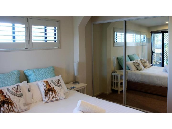 THE TIN SHED Couples accommodation at Bay of Fires Apartment, Binalong Bay - imaginea 4