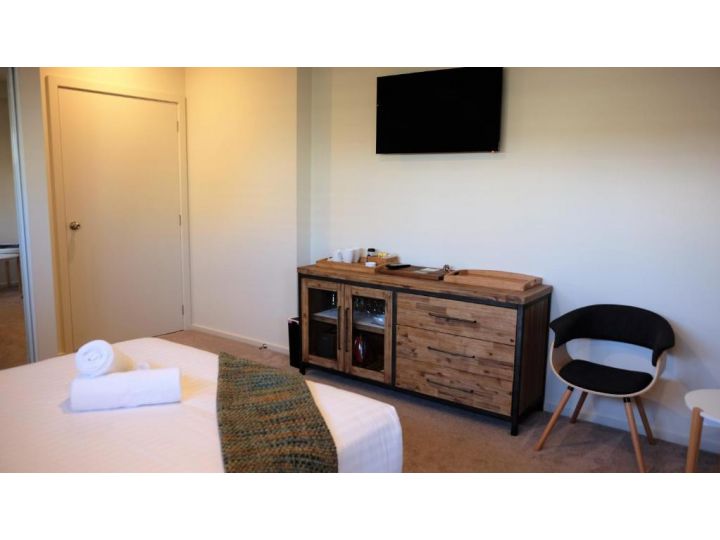 THE TIN SHED Couples accommodation at Bay of Fires Apartment, Binalong Bay - imaginea 5