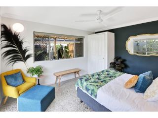 The Tropicana Courtyard Apartment, Cairns North - 4